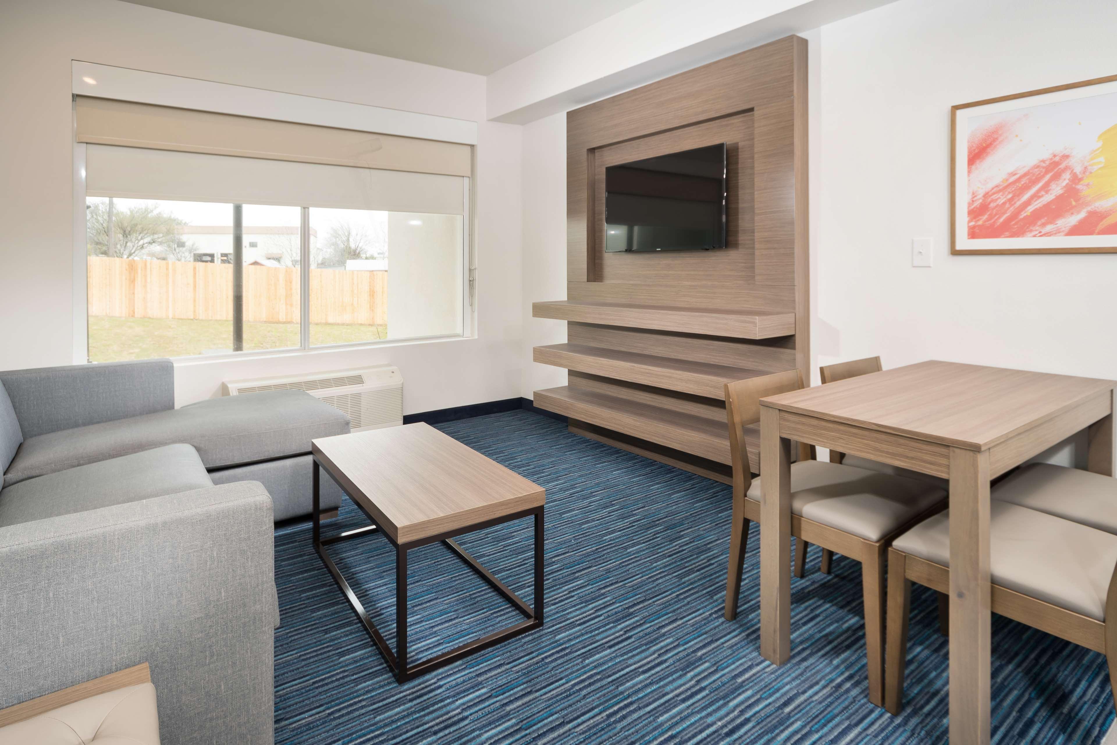 Best Western Plus Drayton Valley All Suites Eksteriør bilde