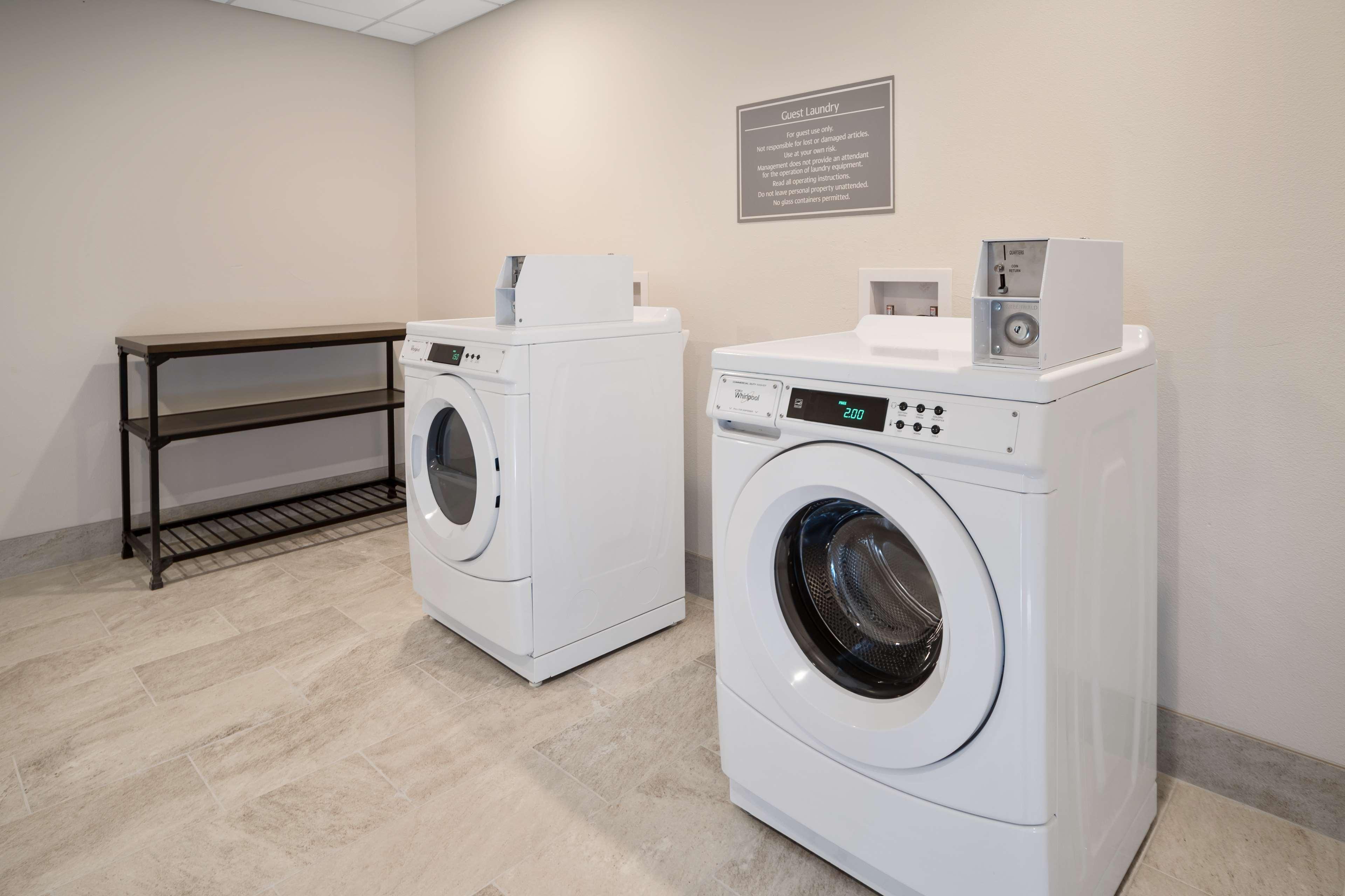 Best Western Plus Drayton Valley All Suites Eksteriør bilde