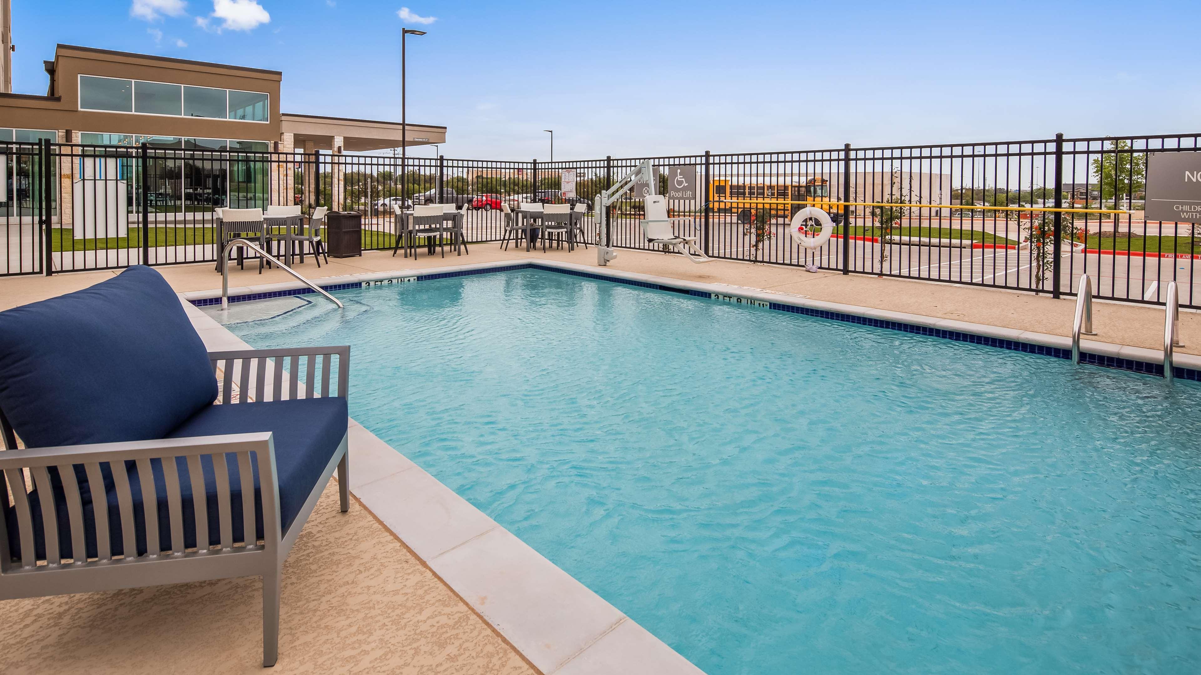 Best Western Plus Drayton Valley All Suites Eksteriør bilde
